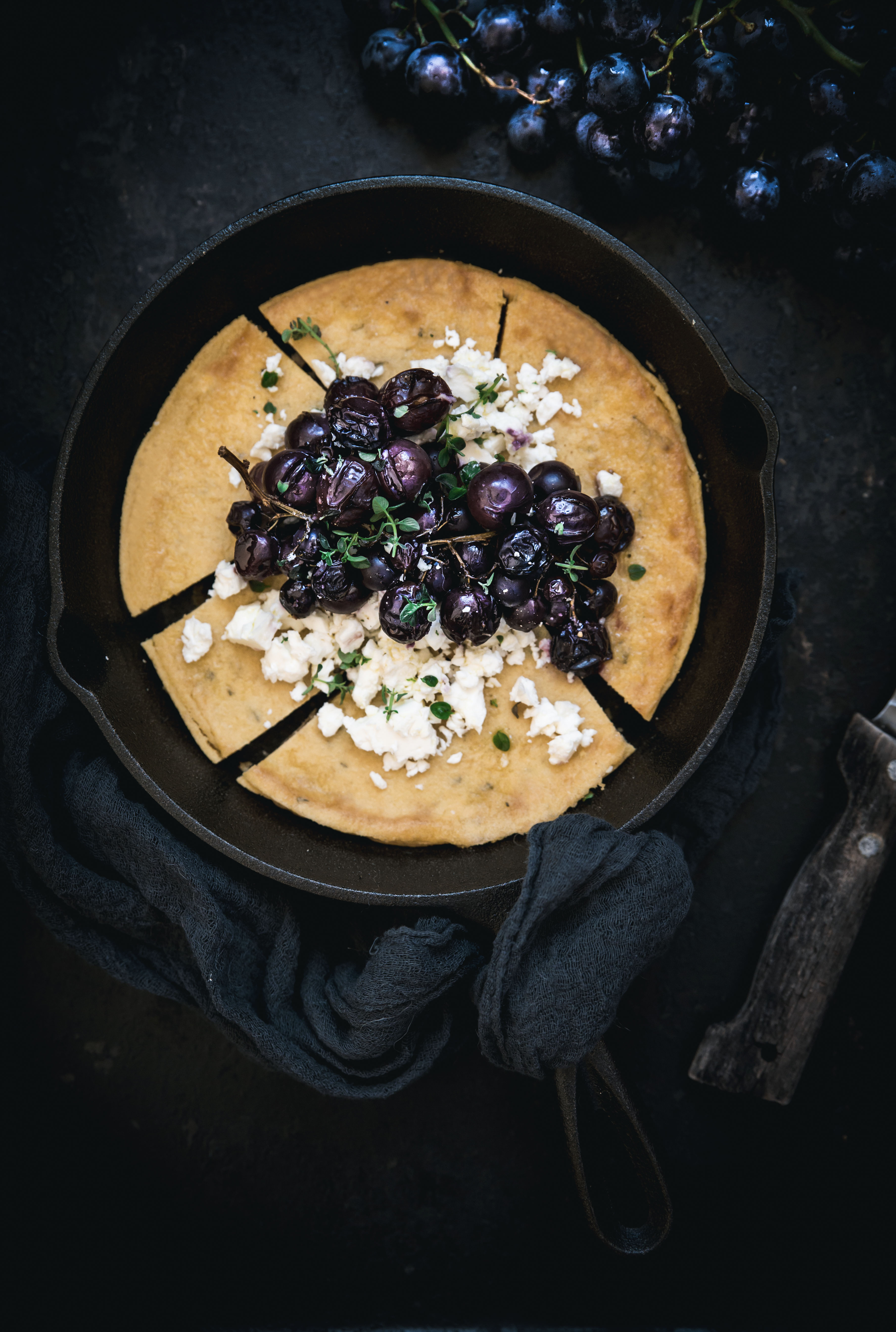 Peut-on Donner Du Raisin Aux Poules Farinata aux raisins rôtis & feta - Meg&cook