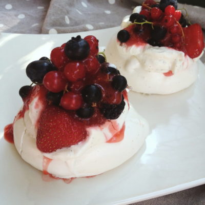 Minis pavlovas aux fruits rouges