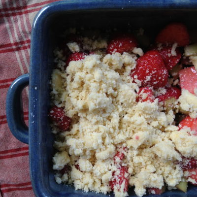 Crumble fraises-rhubarbe