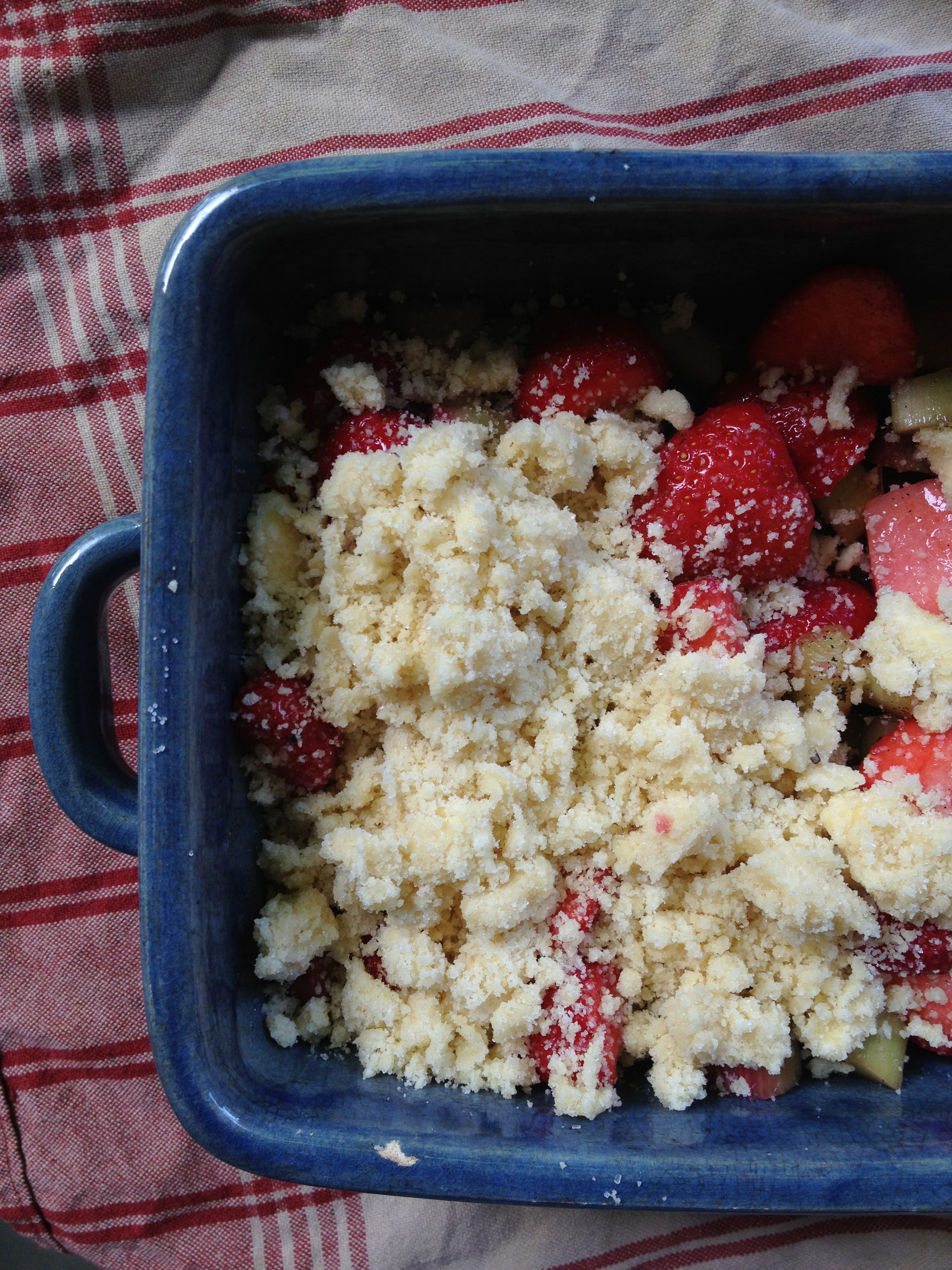 Crumble fraises-rhubarbe