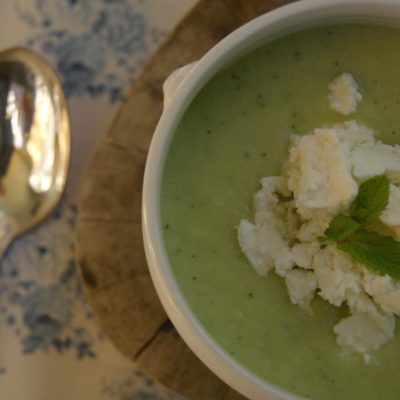 Gaspacho de concombre, yaourt et feta