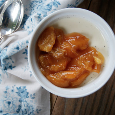 Pana cotta & compotée de mirabelles