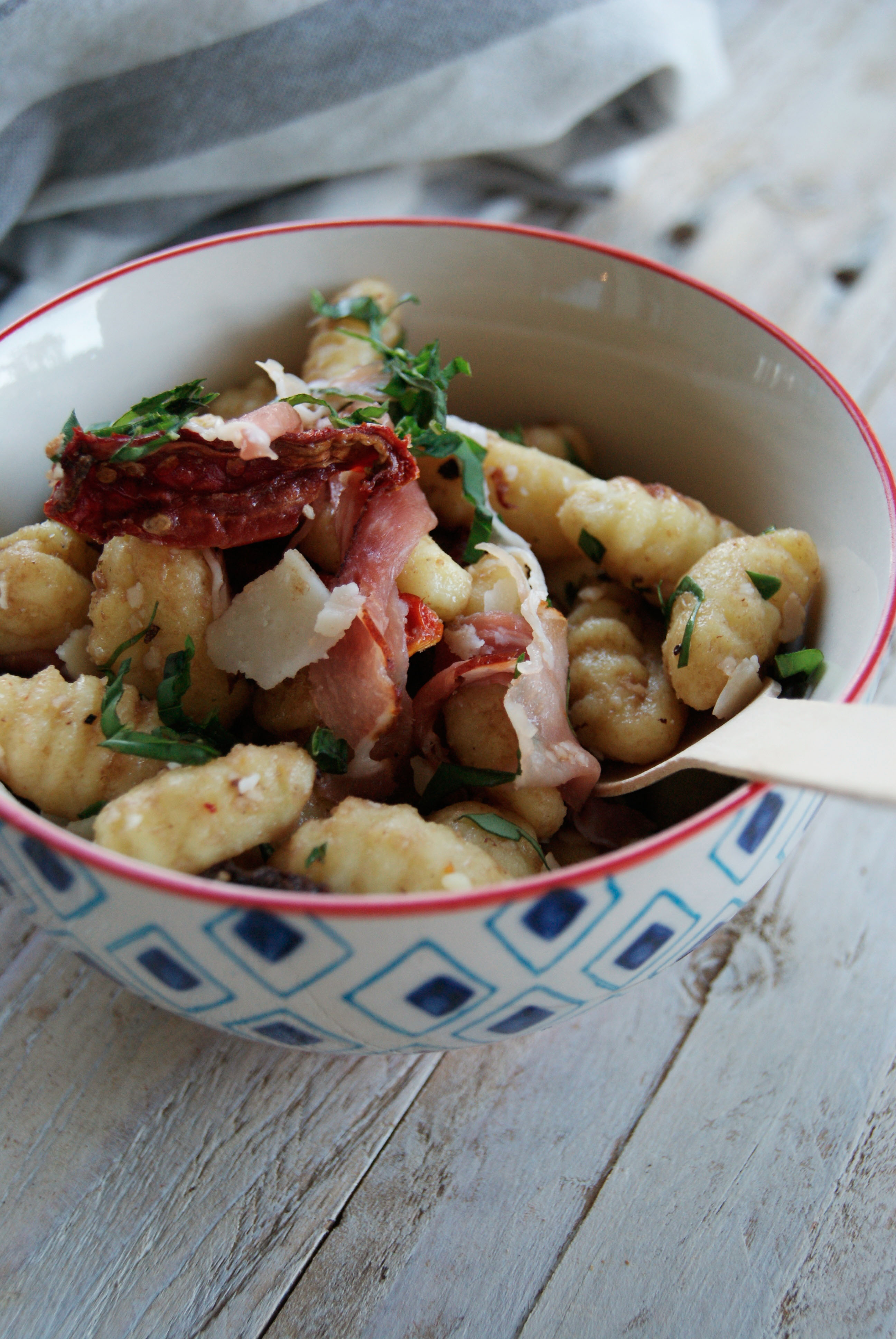 Salade de gnocchis au jambon de Parme