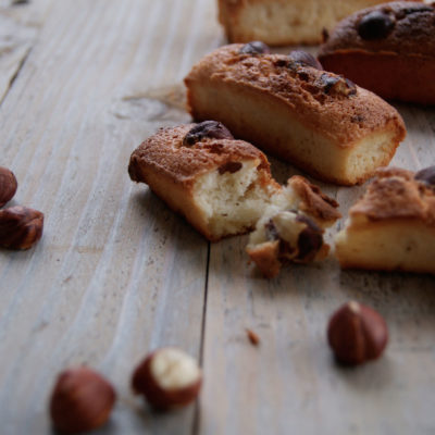 Financier au yuzu et noisettes