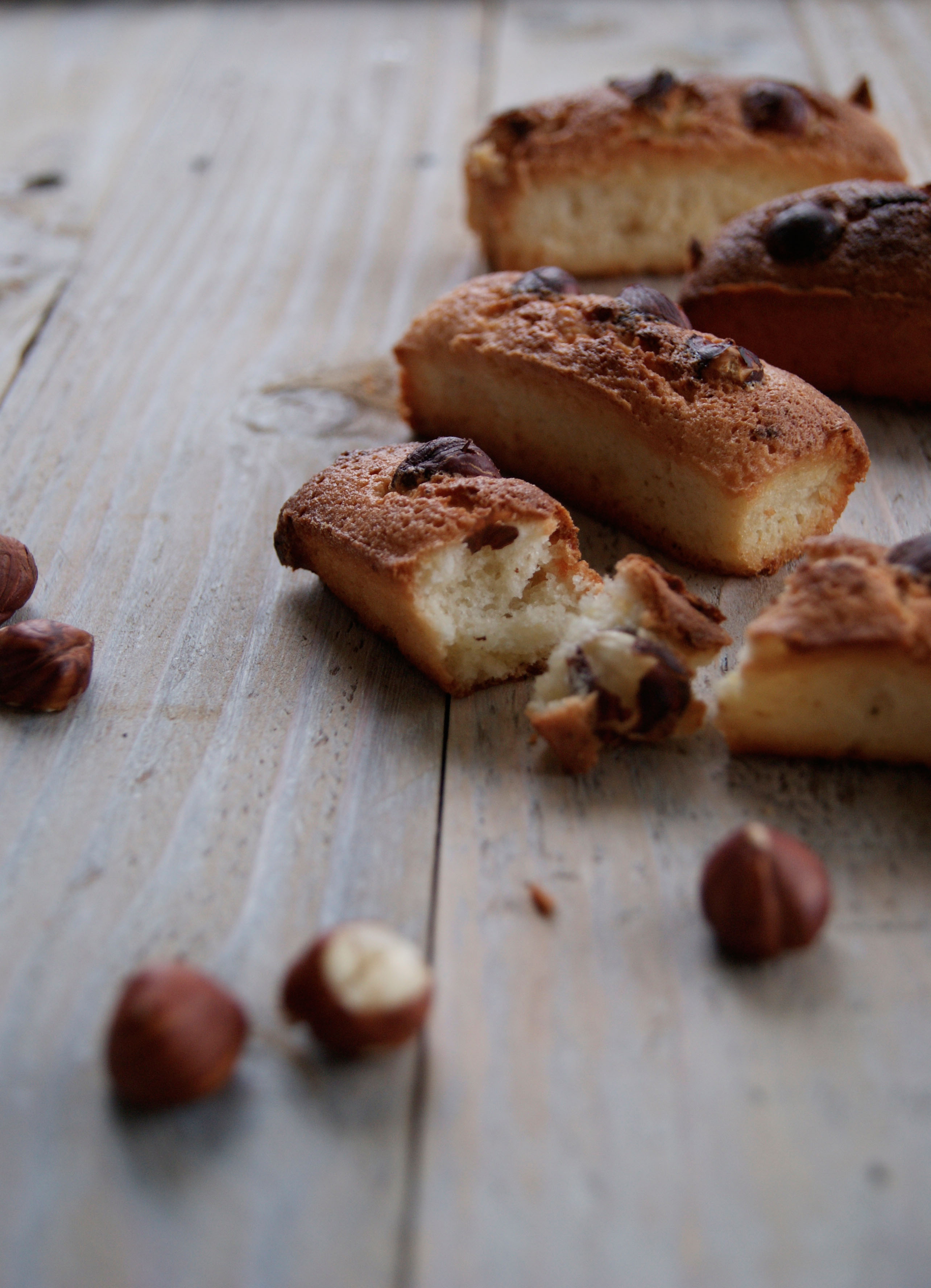 Financier au yuzu et noisettes