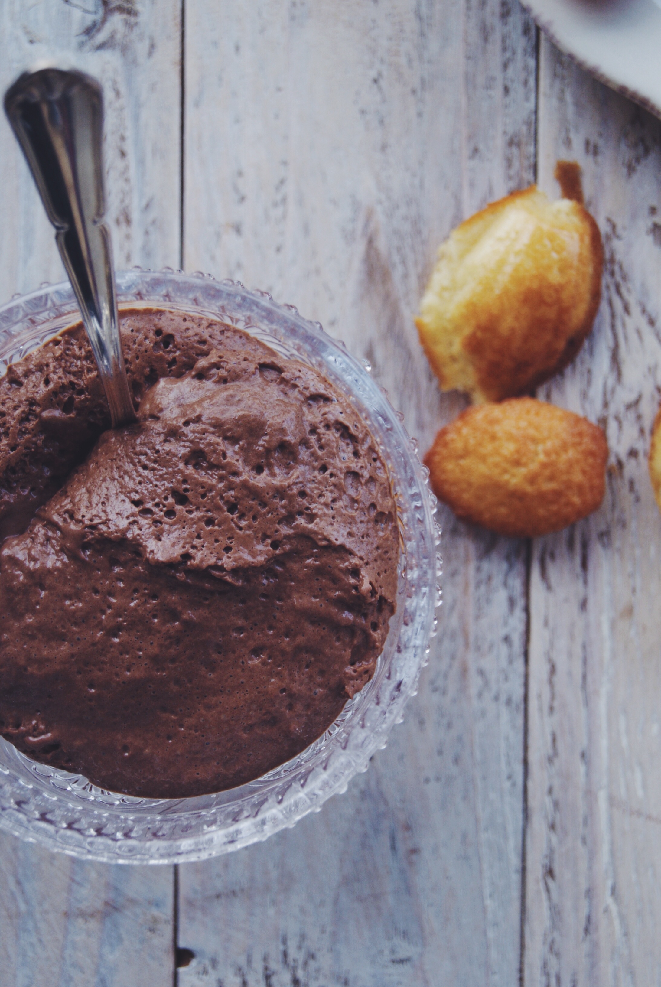 Mousse au chocolat et mini madeleines