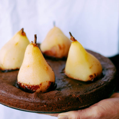 Fondant au chocolat & poires pochées aux épices