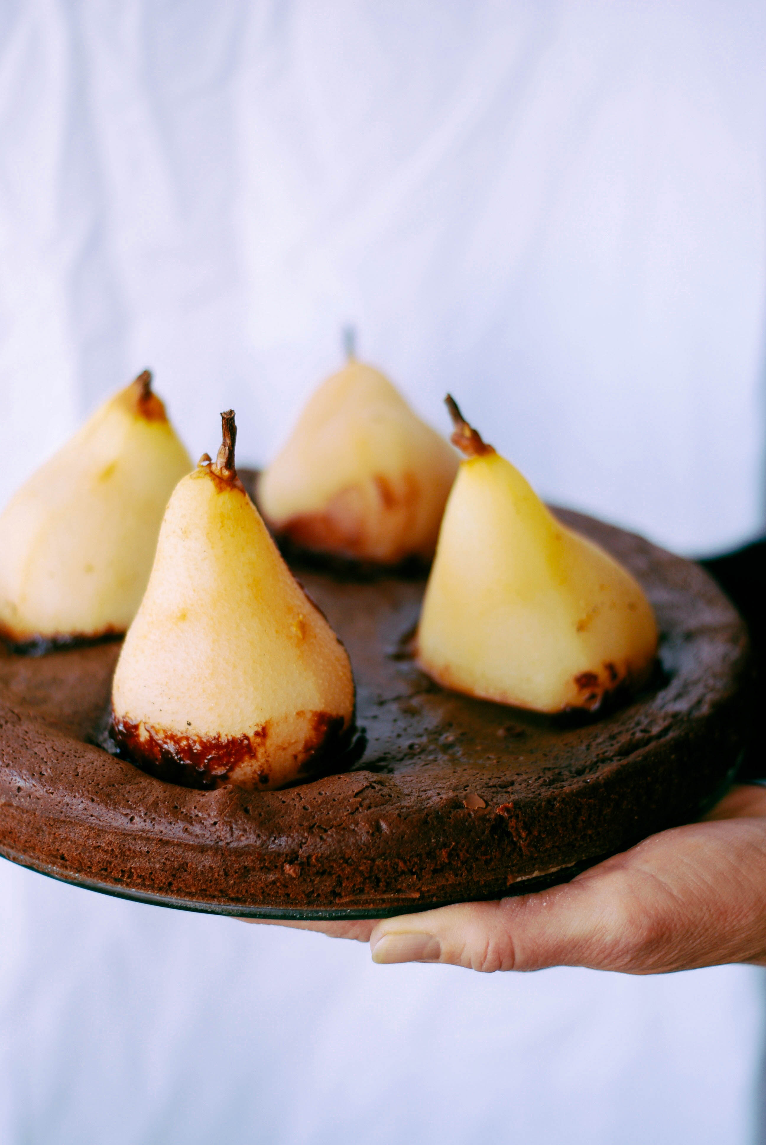 Fondant au chocolat & poires pochées aux épices