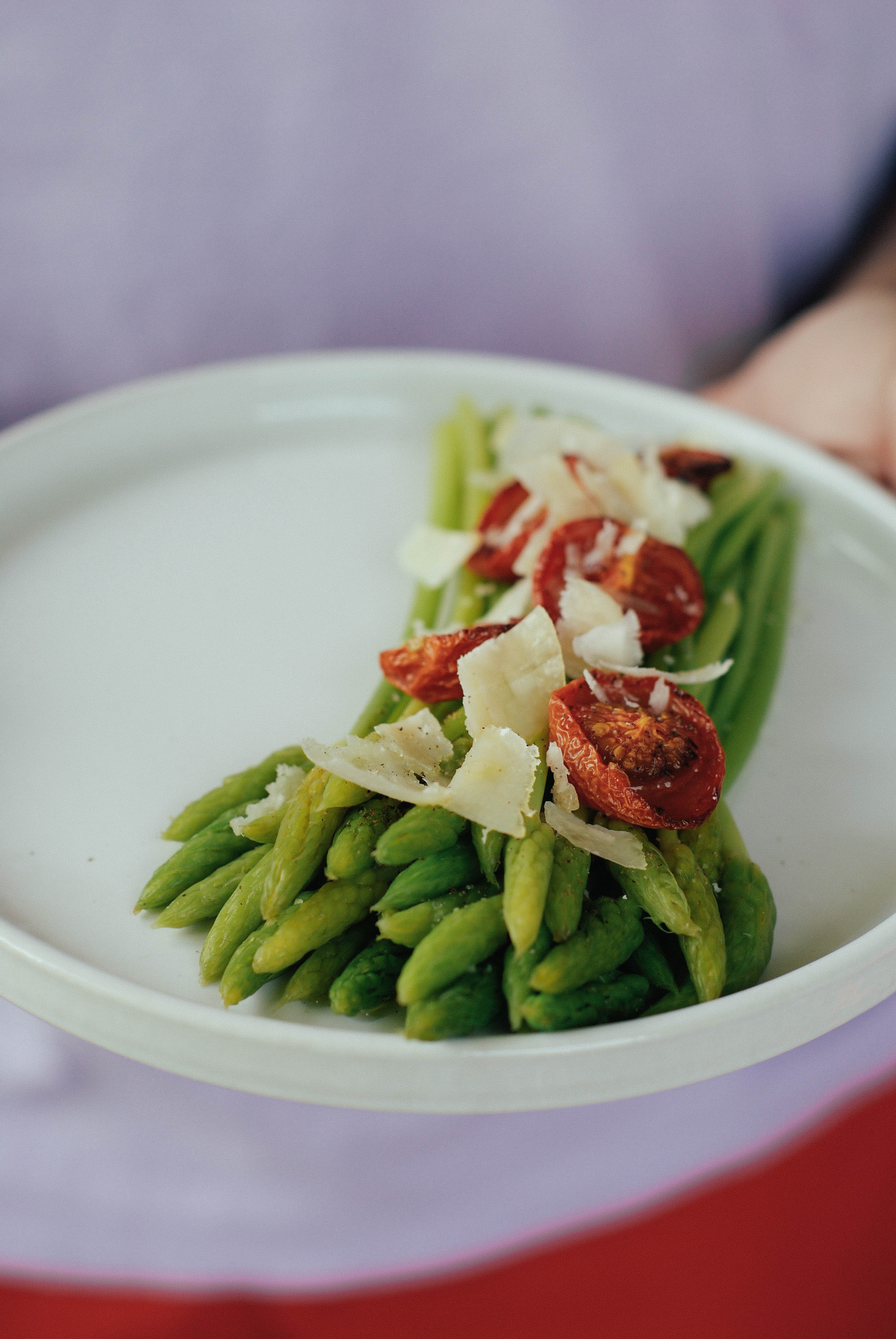 Salades d’ornithogales, tomates séchées & parmesan