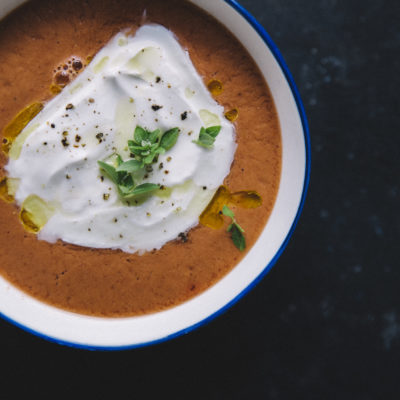 Gaspacho de tomates à la fraise & burrata