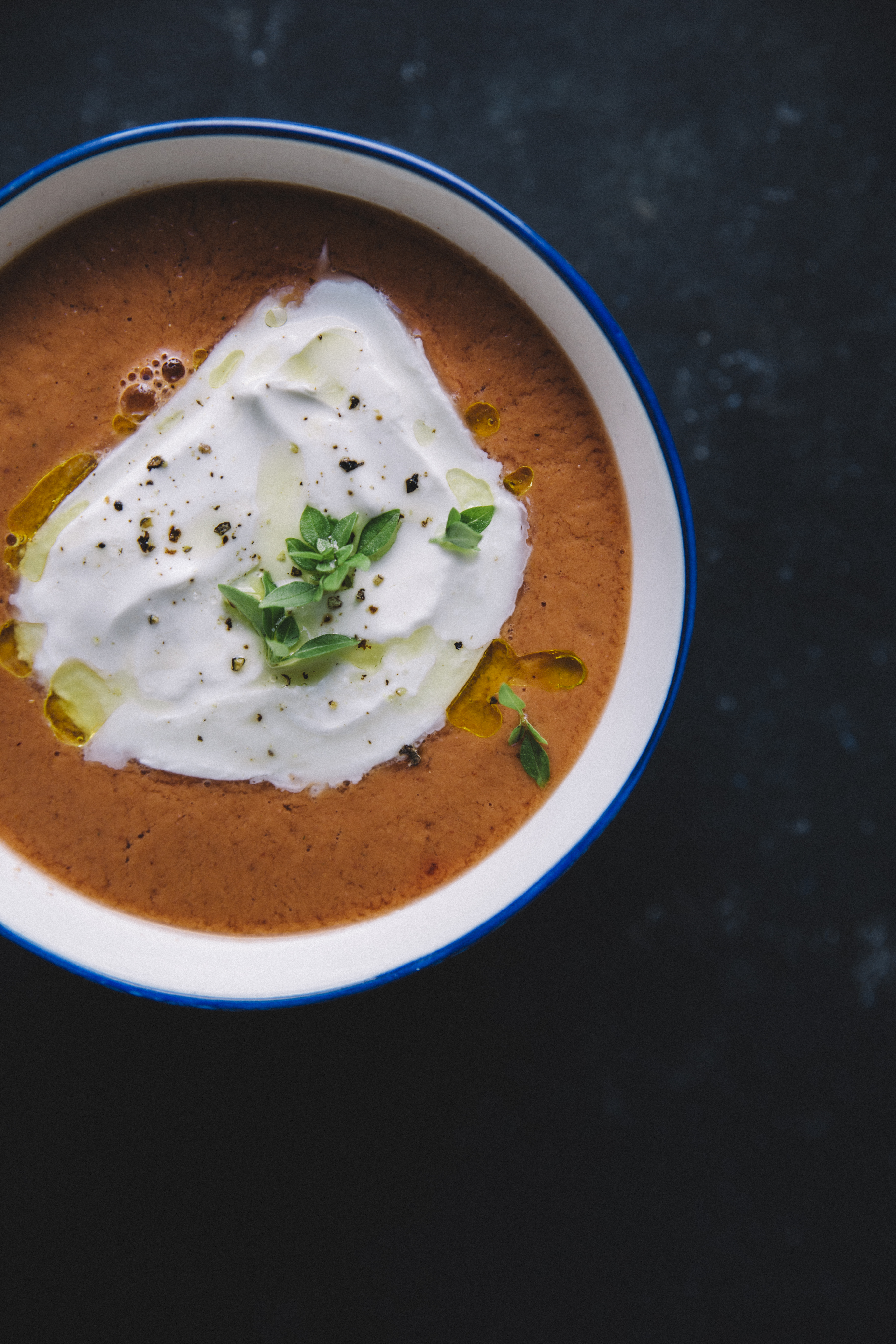 Gaspacho de tomates à la fraise & burrata