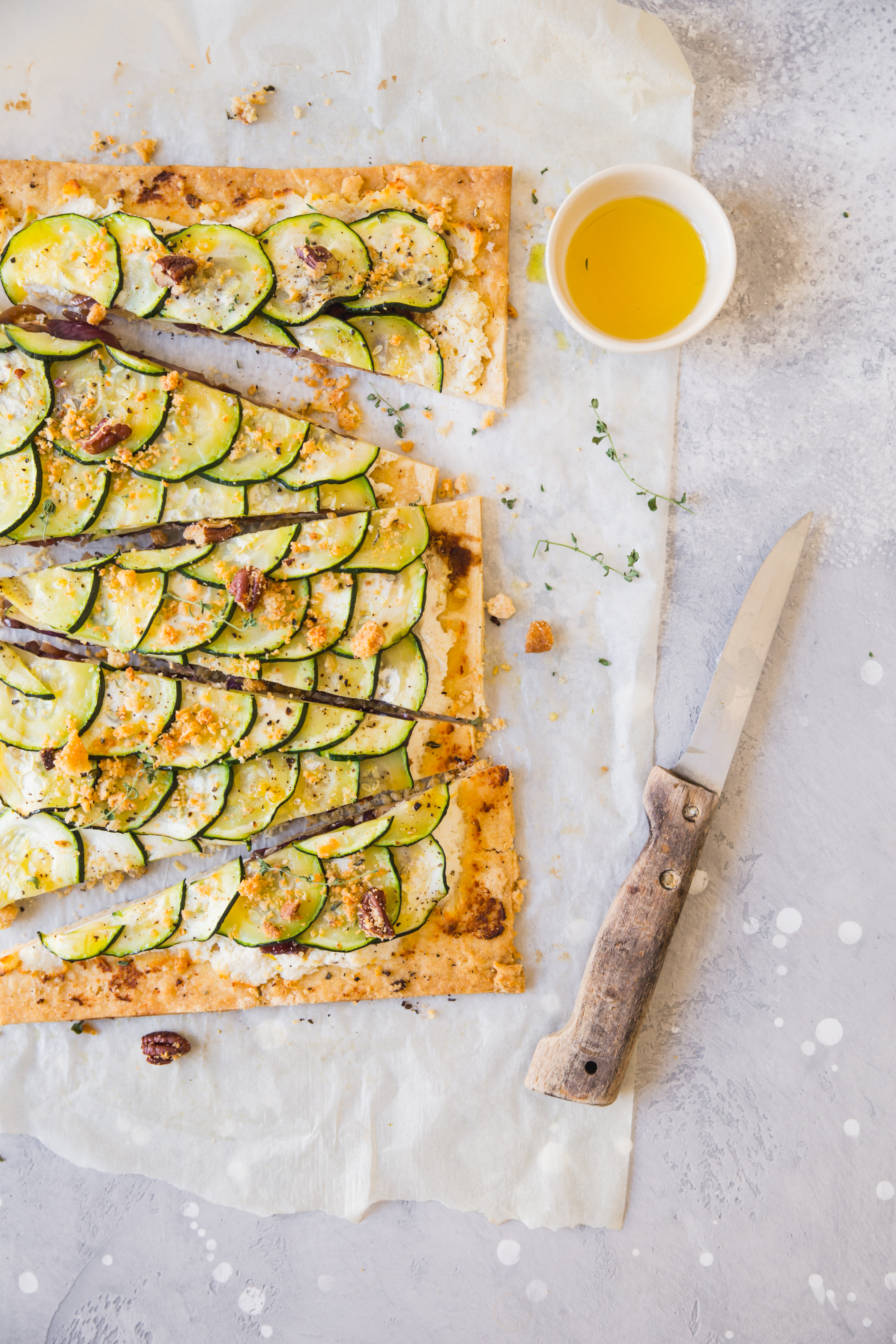 Tarte fine courgettes, ricotta & thym citron