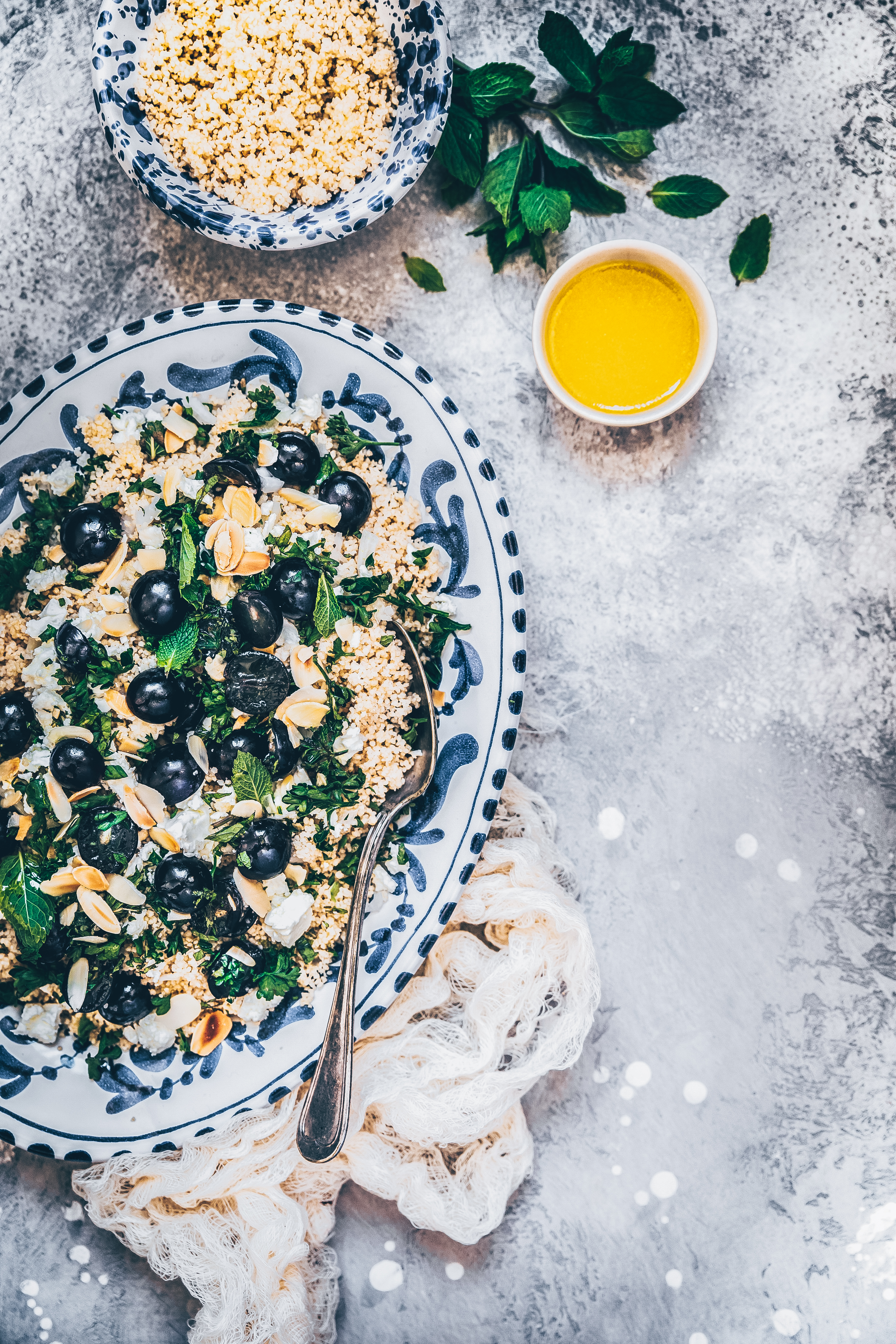 Taboulé aux raisins noirs, menthe & feta