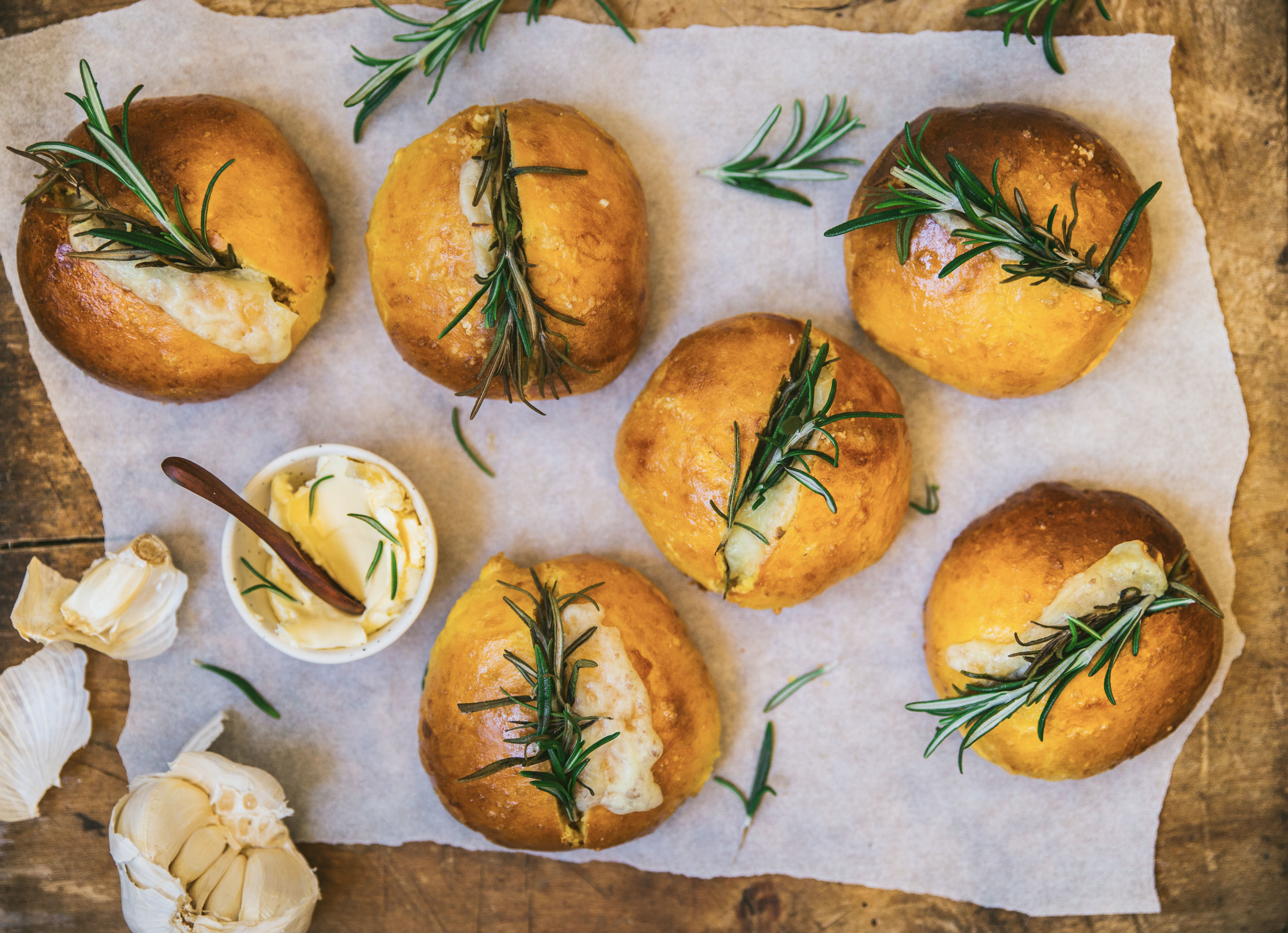 Petits pains à la courge, romarin et à l’ail