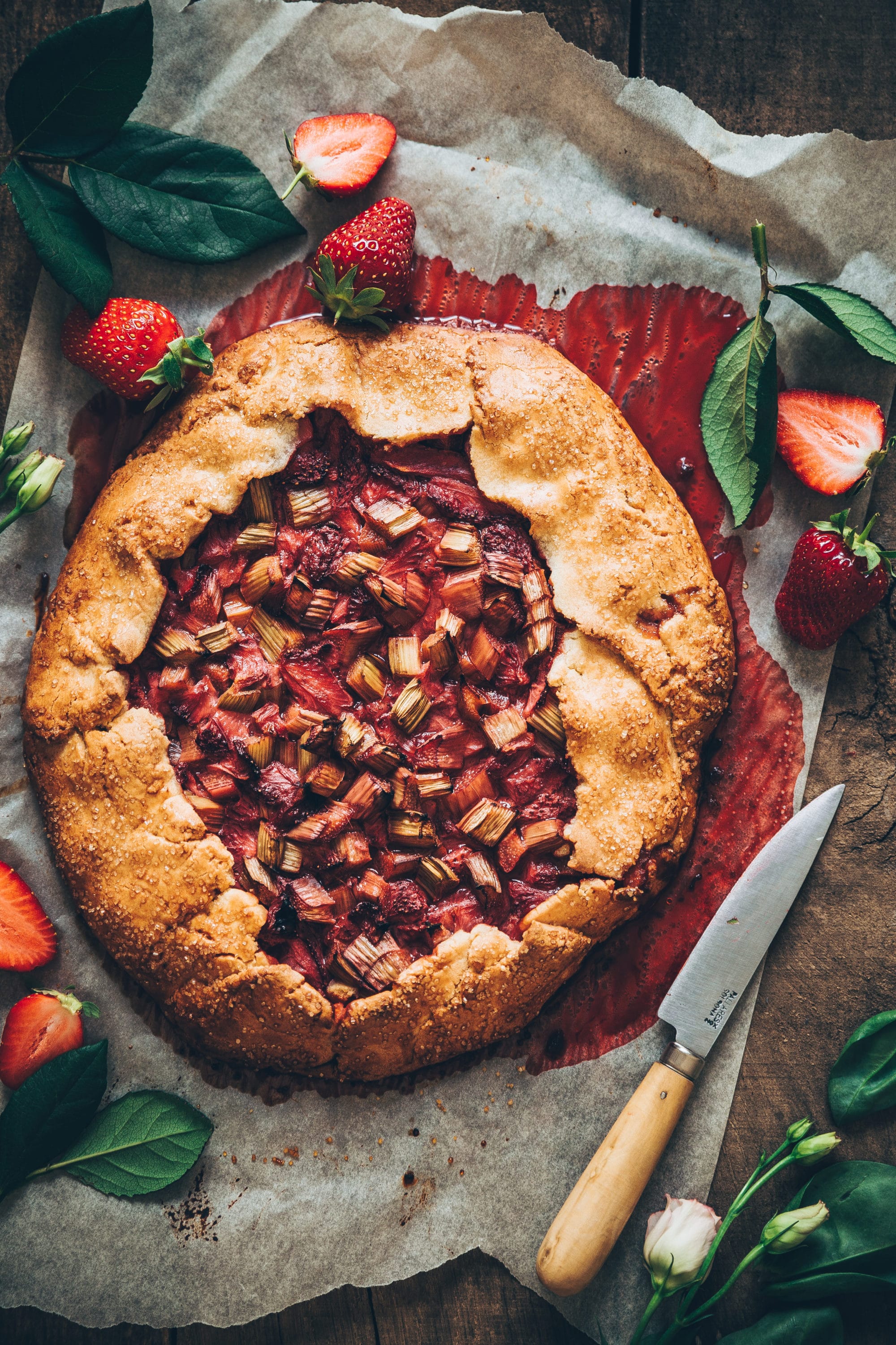 tarte rustique fraises rhubarbe 