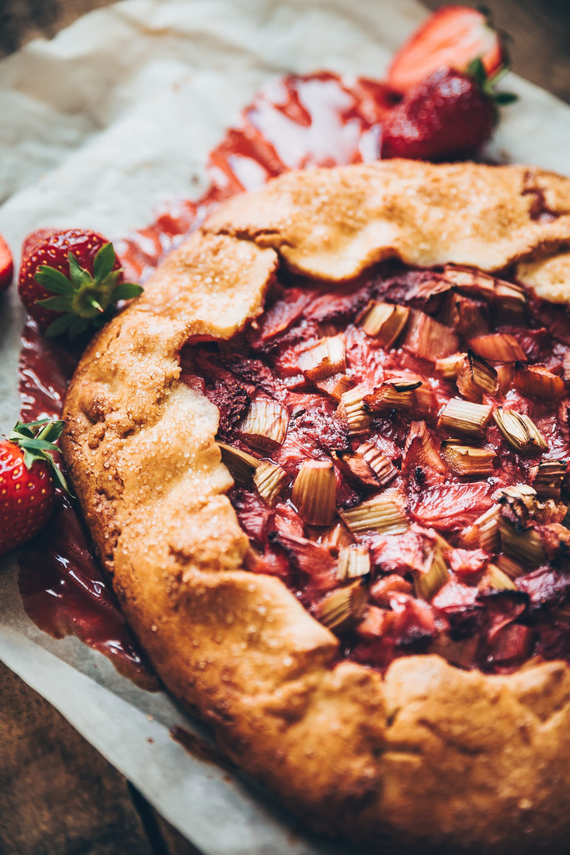 tarte rustique fraises rhubarbe 