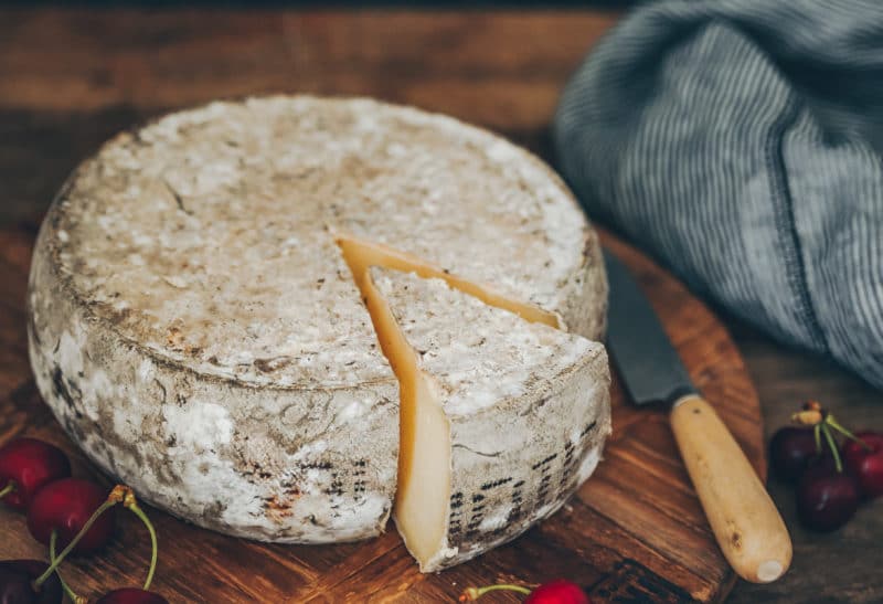 Croque à la Tomme de Savoie et cerises