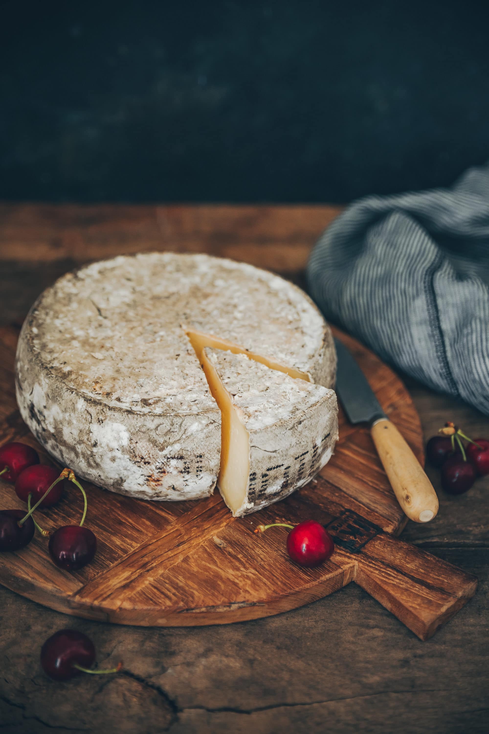 Croque à la Tomme de Savoie et cerises