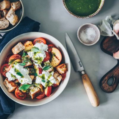 Panzanella aux pêches rôties