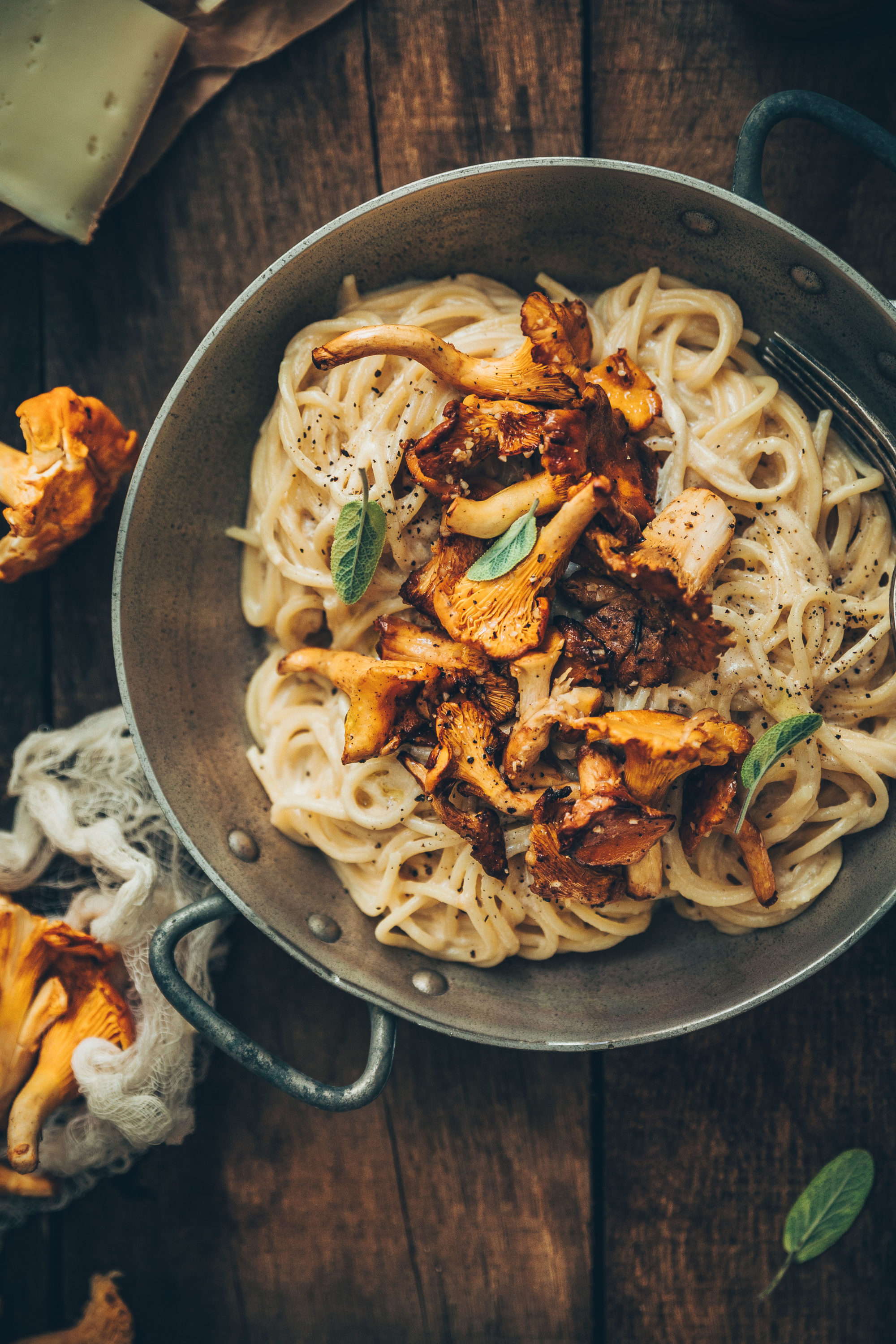 Spaghettis girolles fromage megandcook 