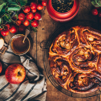 Brioche roulée à la pomme et caramel au thé Tsarevna