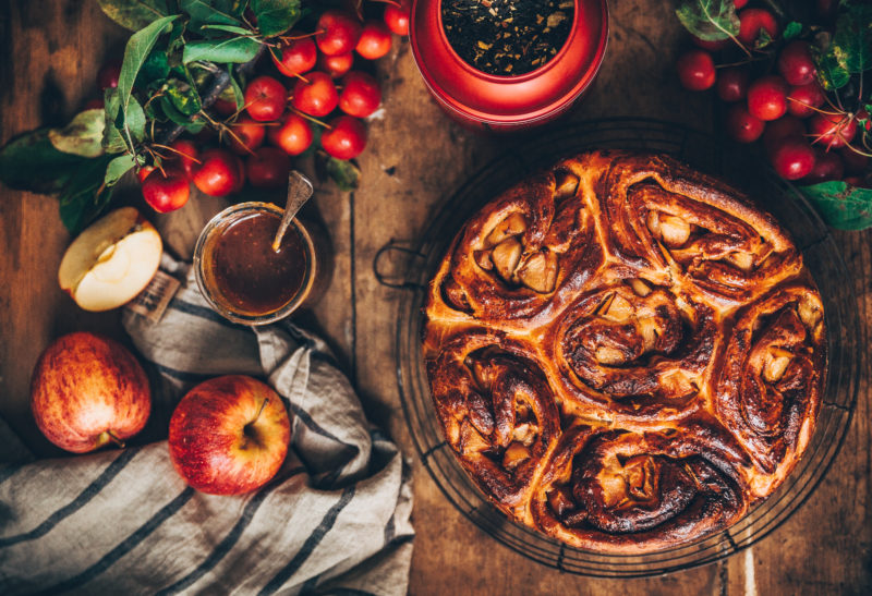 Brioche roulée à la pomme et caramel au thé Tsarevna