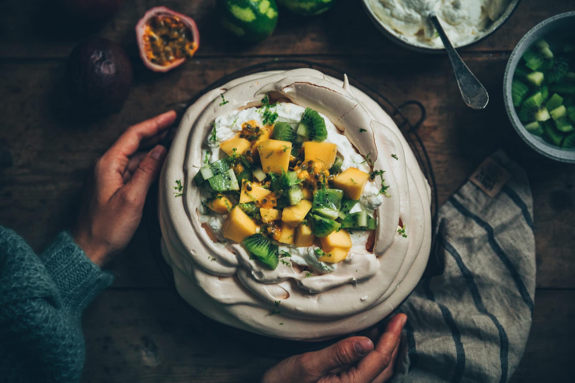 Pavlova aux fruits exotiques