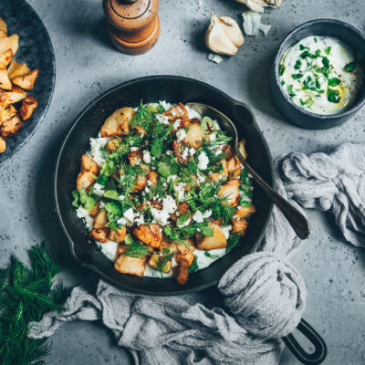 Salade de pommes de terre, feta et sauce yaourt