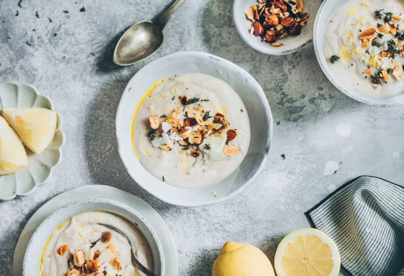 Velouté de chou-fleur au lait de coco et citron