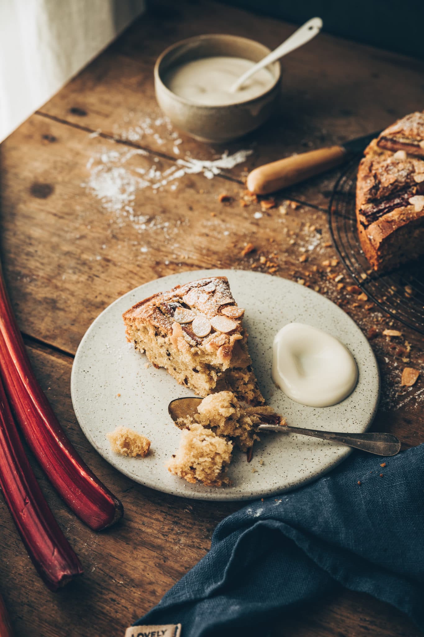 Gâteau amandes et rhubarbe - megandcook Mégane Ardérighi 