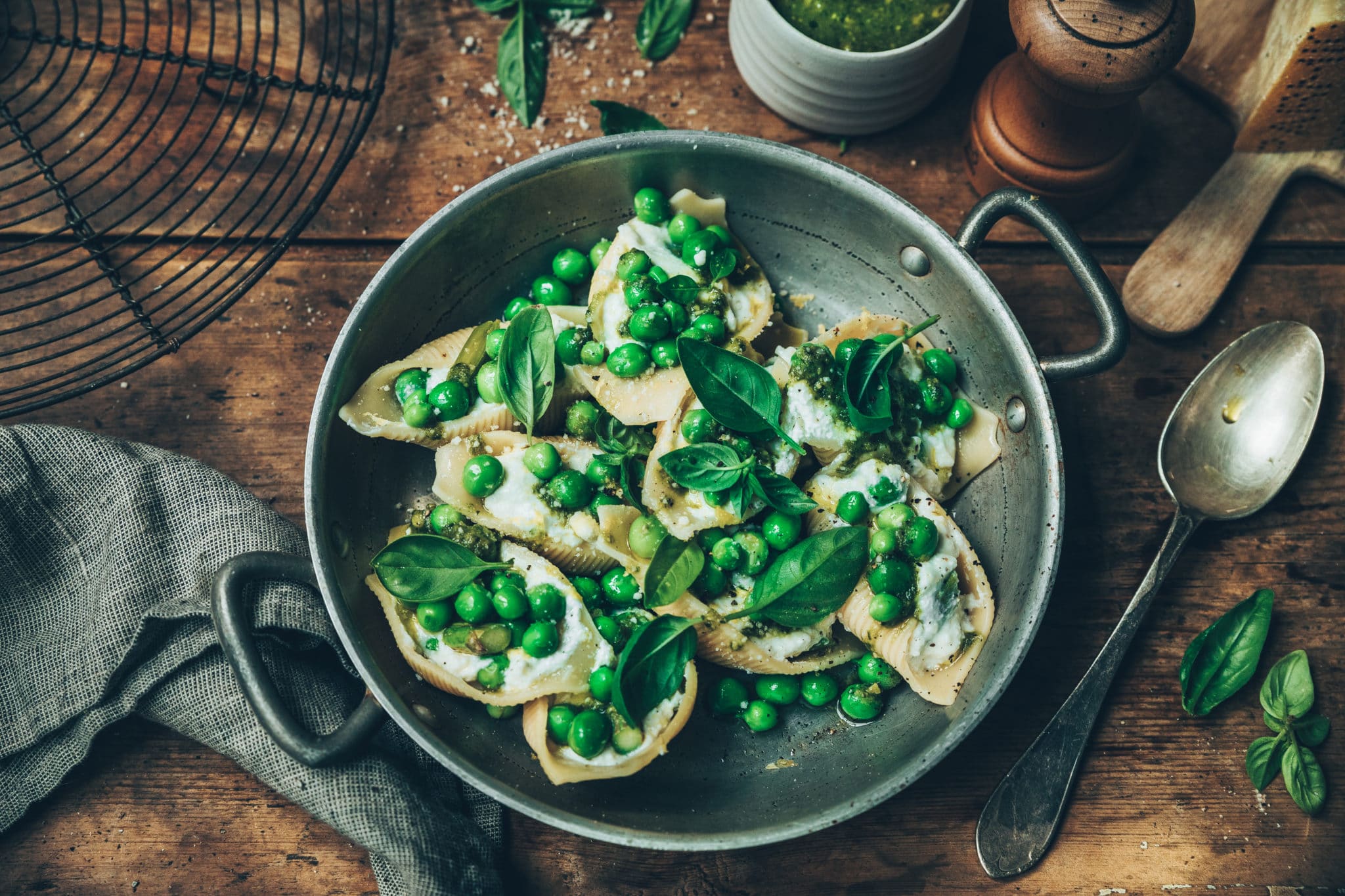 Conchiglionis farcis au brocciu et petits pois