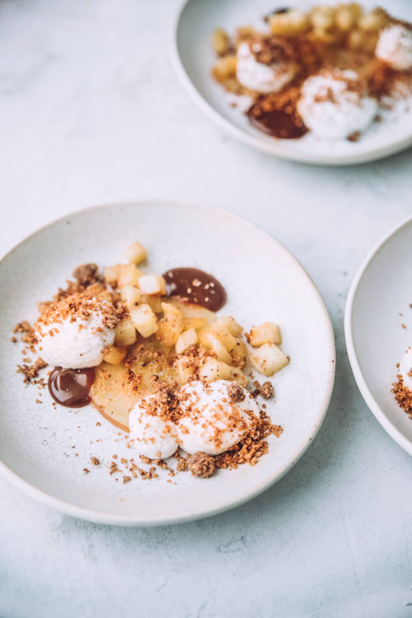 Pommes chantilly et crumble noisettes