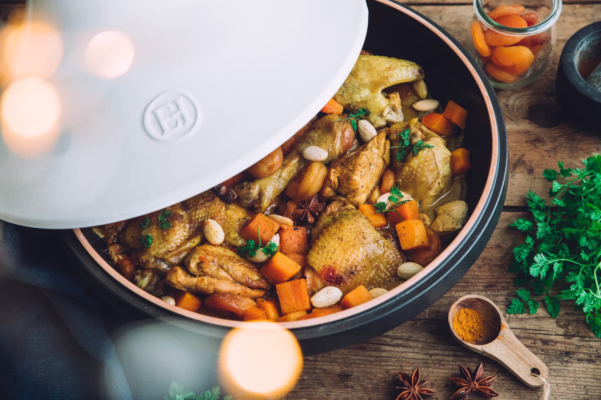 Tajine de chapon au potimarron et aux abricots secs