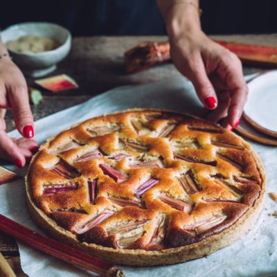 Tarte amandine à la rhubarbe