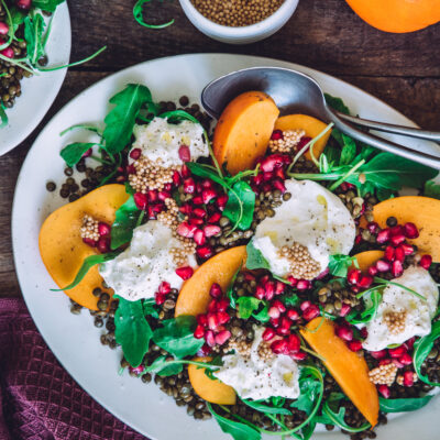 Salade de lentilles, kaki, grenade et burrata