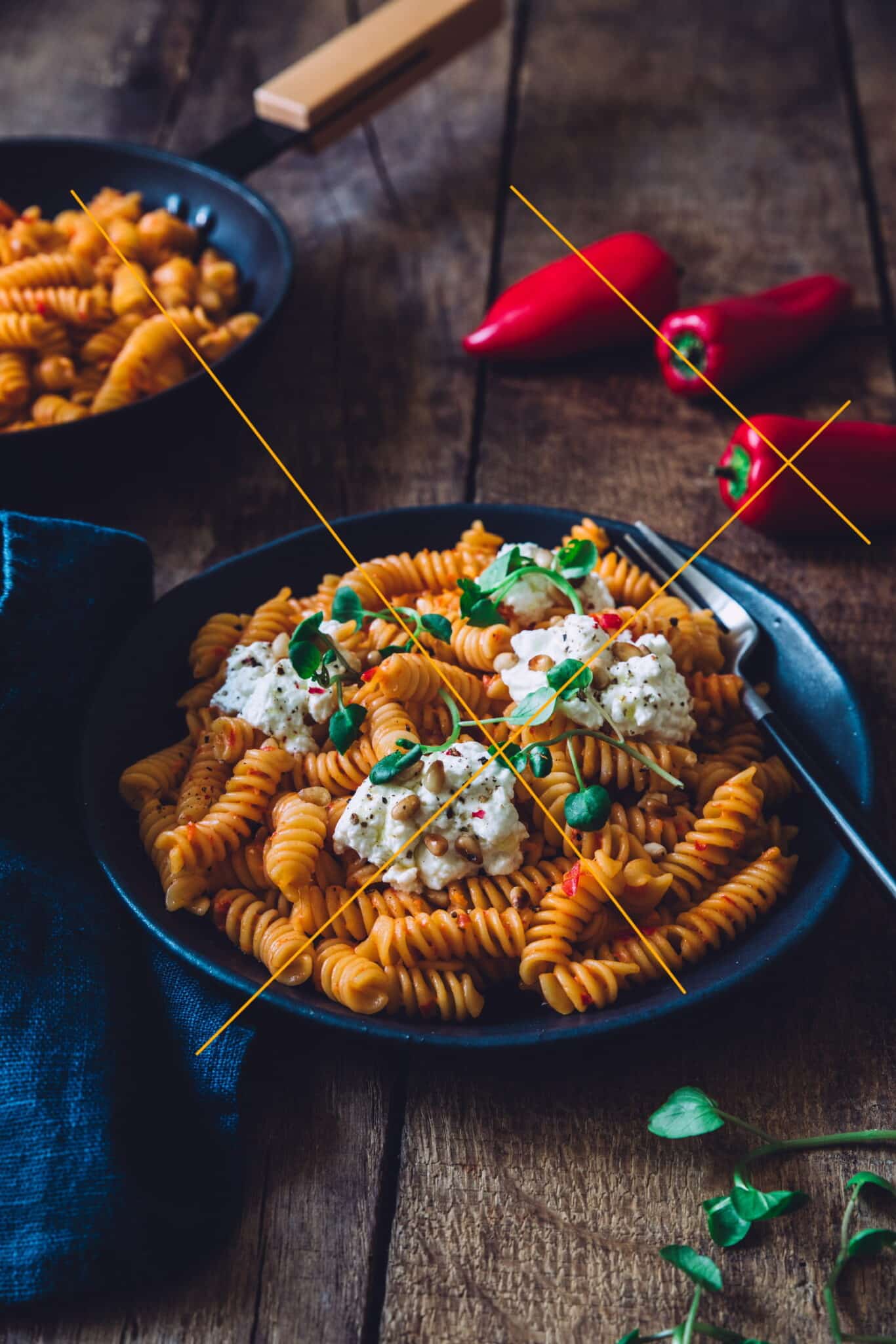 Photographie culinaire dont les éléments sont disposés en diagonale pour une composition dynamique.
